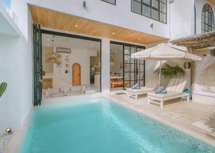 Sunset And Sunrise - 2br Elegant In Villa