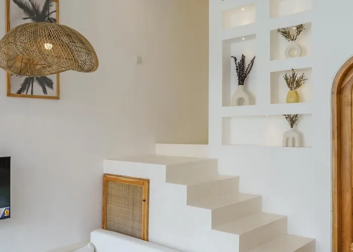 Sunset And Sunrise - 2br Elegant In