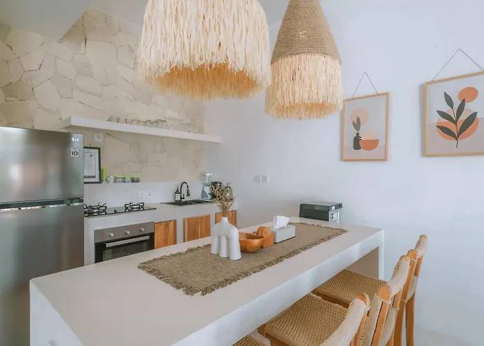 Sunset And Sunrise - 2br Elegant In